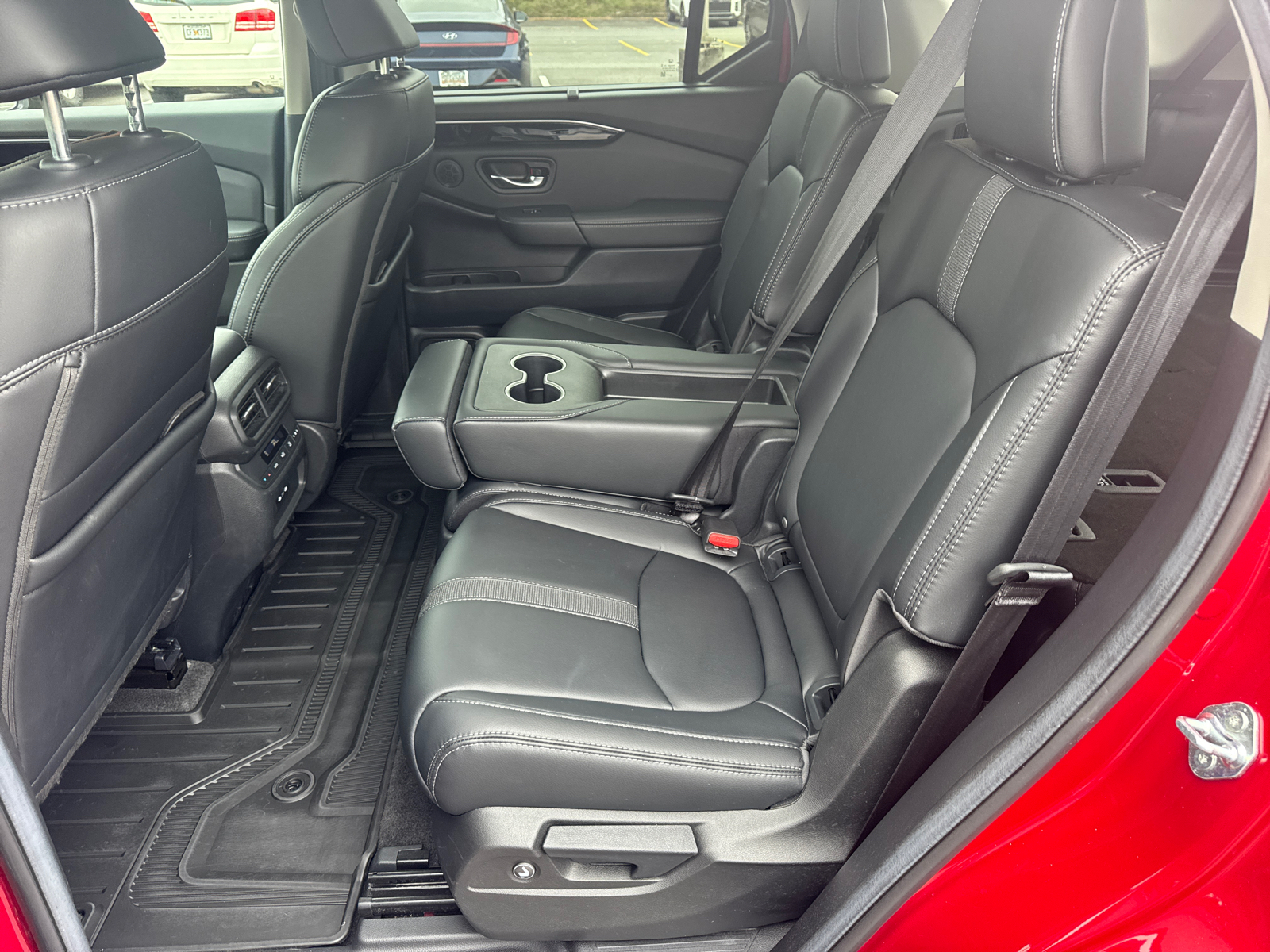 2024 Honda Pilot EX-L 8 Passenger 12