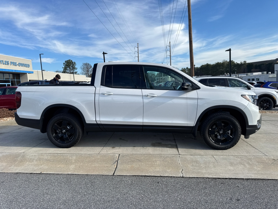 2025 Honda Ridgeline Black Edition 8