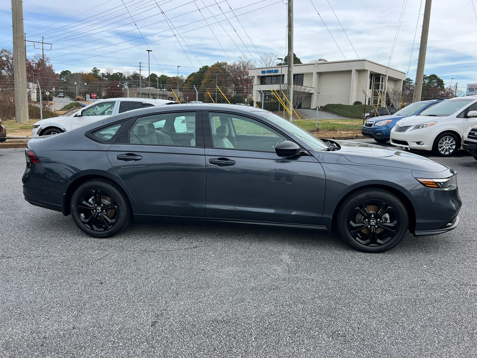 2025 Honda Accord Sedan SE 8