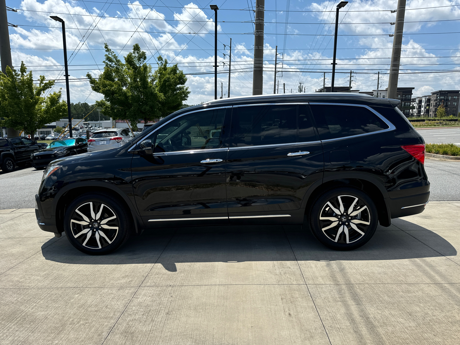 2022 Honda Pilot Touring 7-Passenger 4