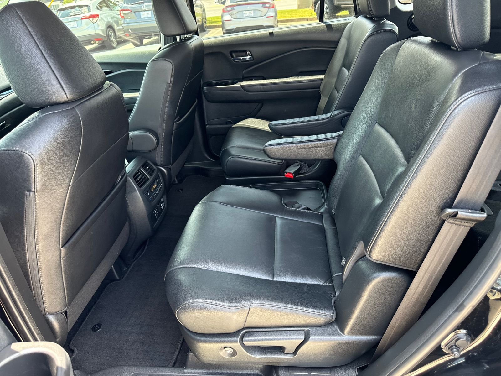 2022 Honda Pilot Touring 7-Passenger 12