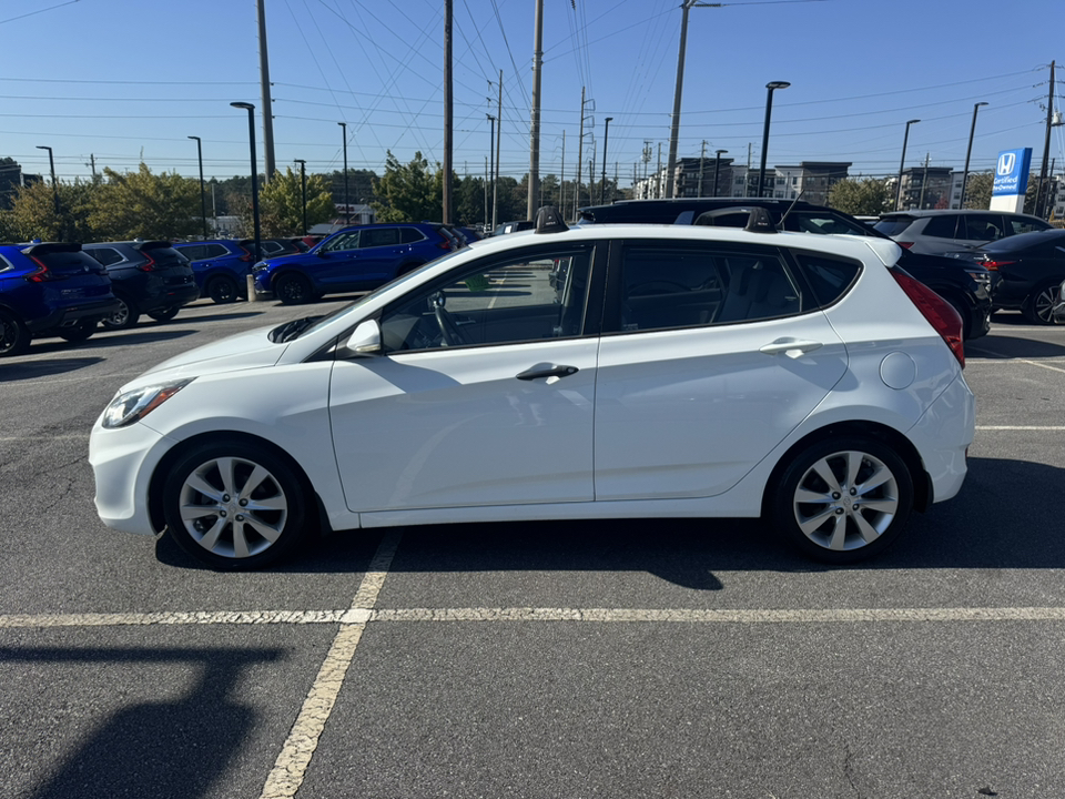 2013 Hyundai Accent SE 4