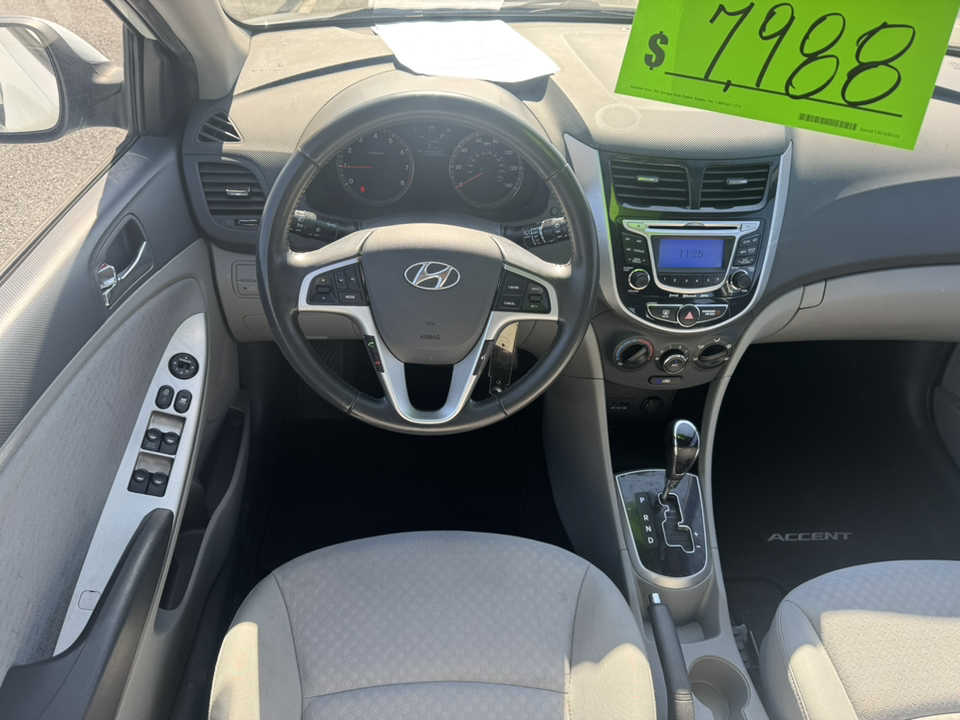 2013 Hyundai Accent SE 15