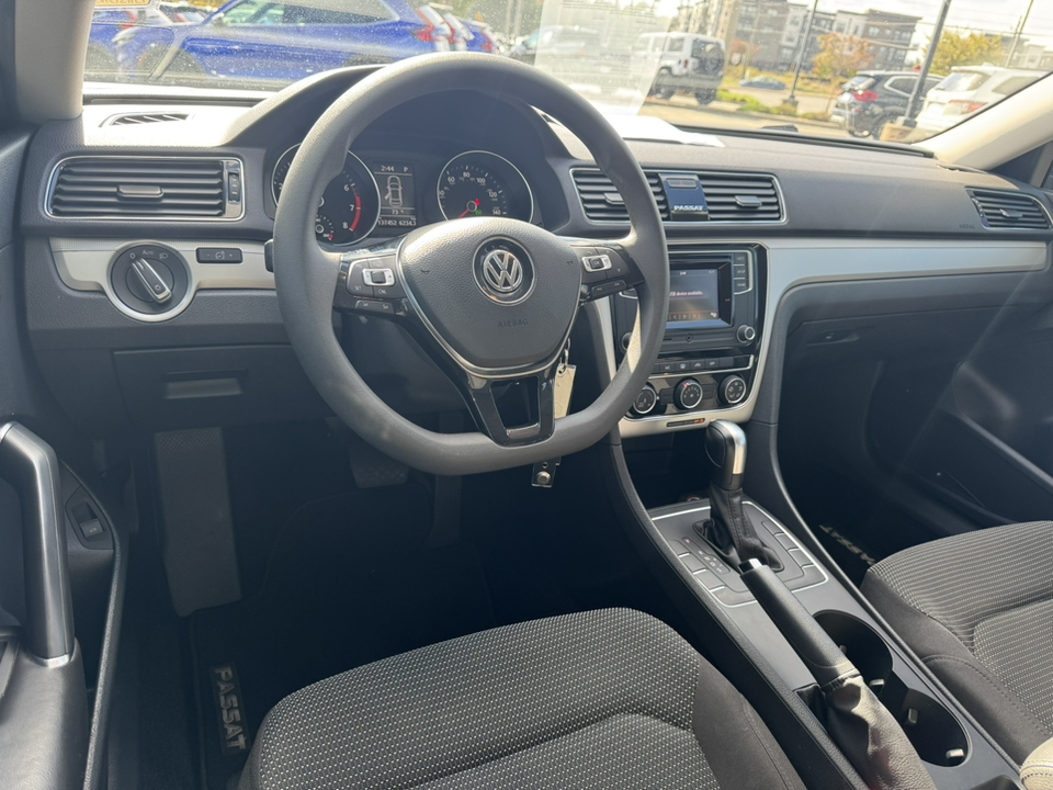 2018 Volkswagen Passat R-Line 14