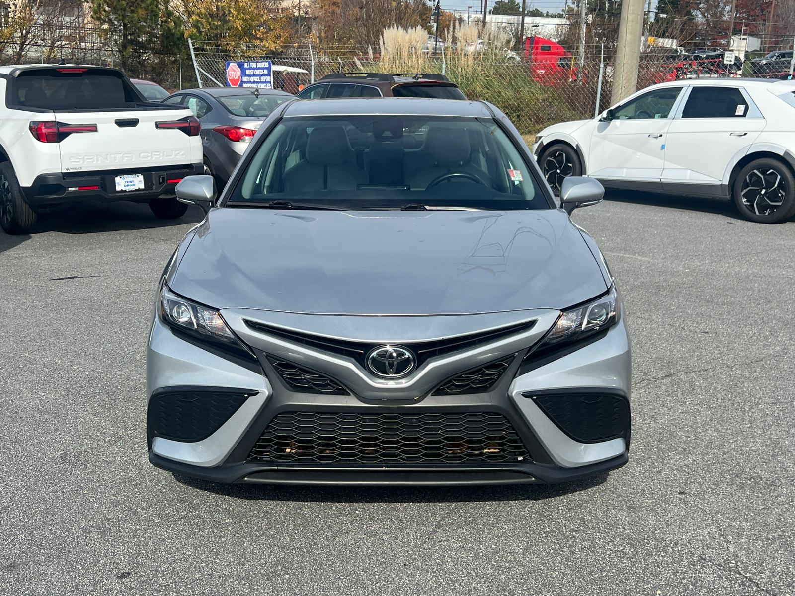 2022 Toyota Camry SE 2