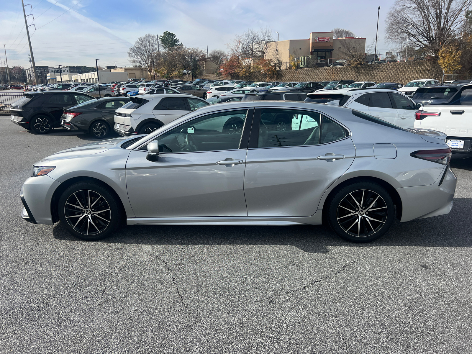 2022 Toyota Camry SE 4