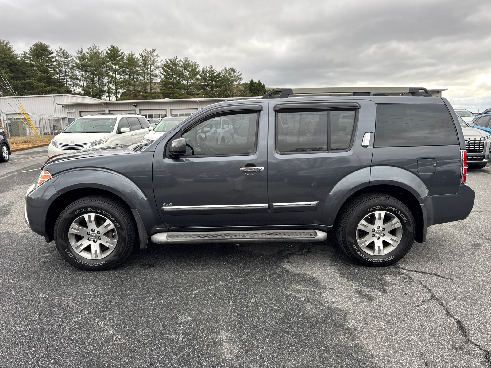 2012 Nissan Pathfinder Silver Edition 4