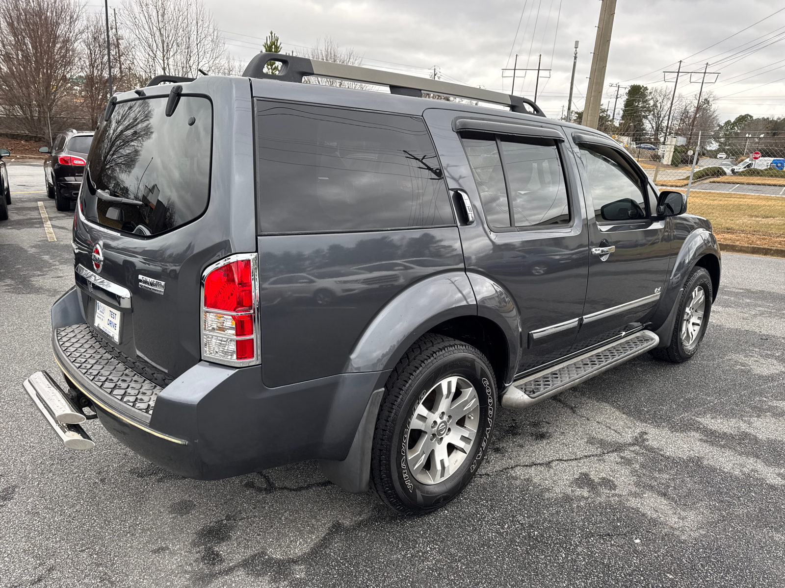 2012 Nissan Pathfinder Silver Edition 7