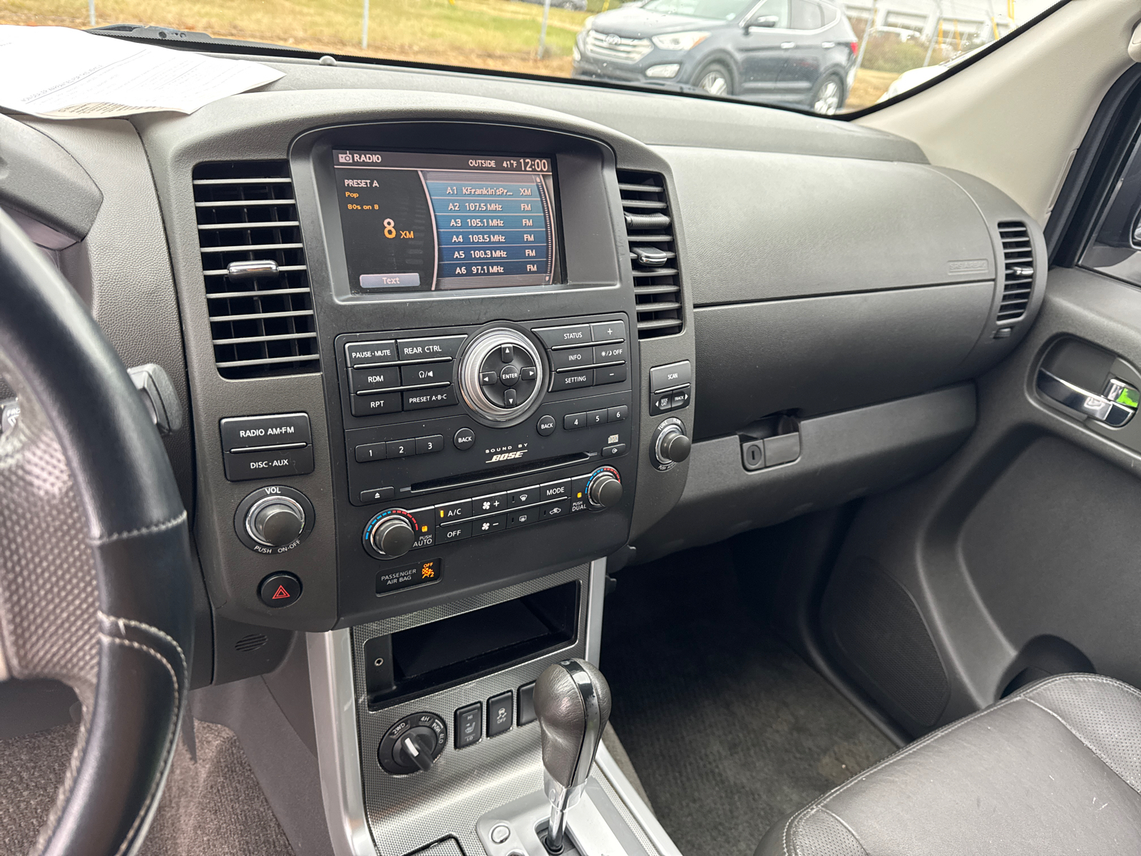 2012 Nissan Pathfinder Silver Edition 21