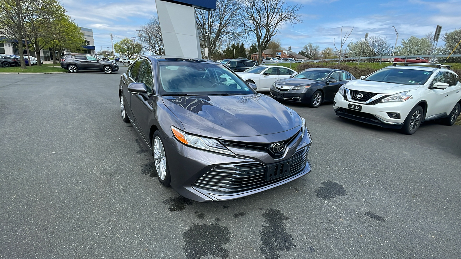 2018 Toyota Camry XLE 2