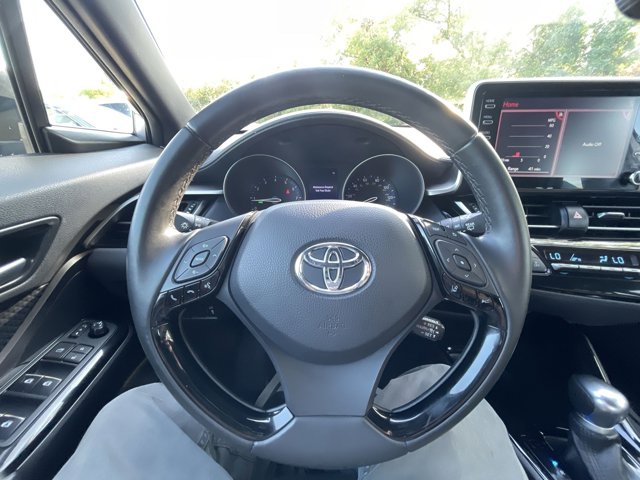 2019 Toyota C-HR XLE 14