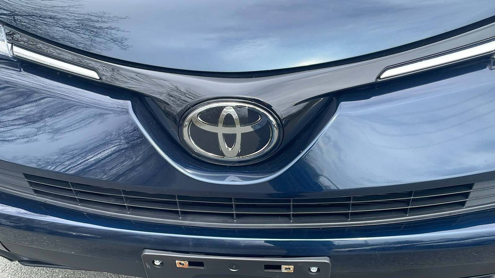 2018 Toyota RAV4 LE 13