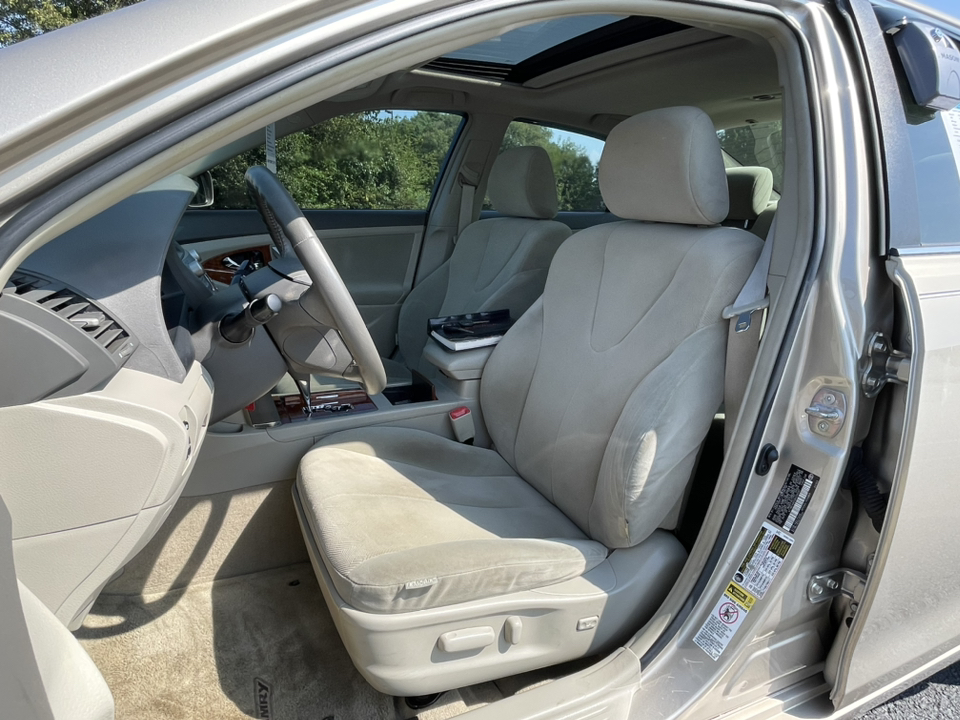 2009 Toyota Camry XLE 14