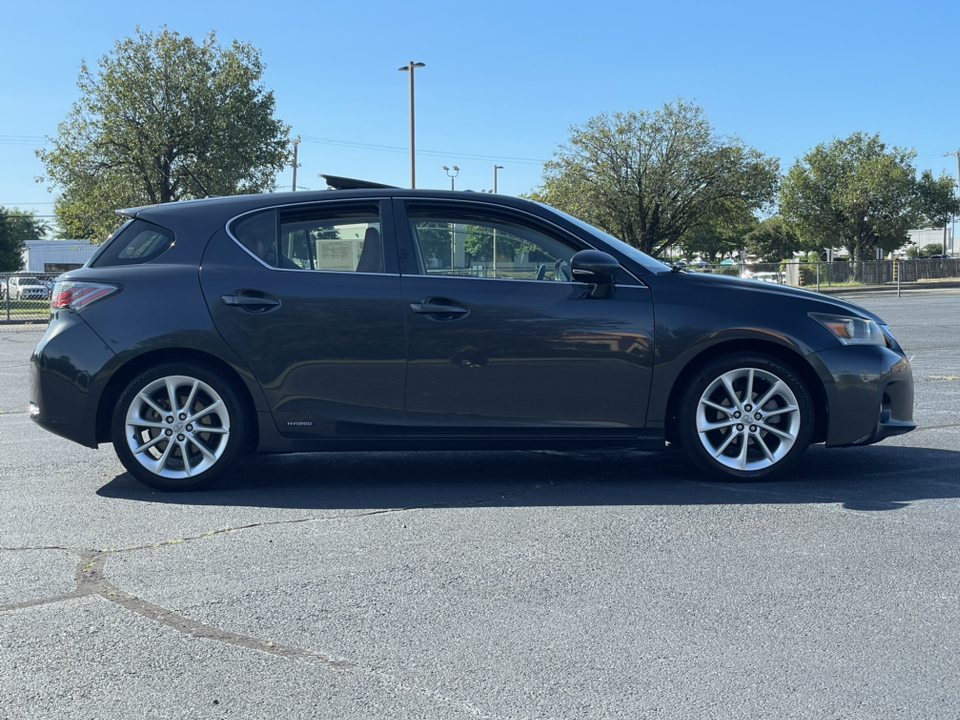 2011 Lexus CT 200h 8