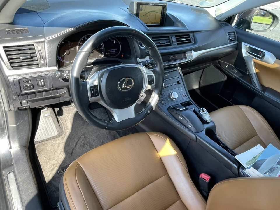 2011 Lexus CT 200h 12