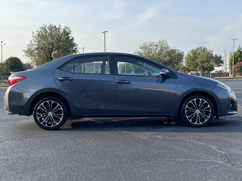 2015 Toyota Corolla S Plus 8