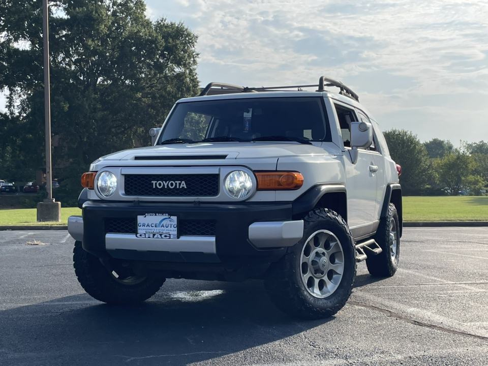 2012 Toyota FJ Cruiser Base 2