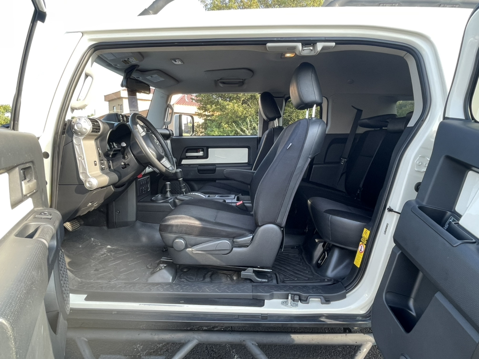 2012 Toyota FJ Cruiser Base 10