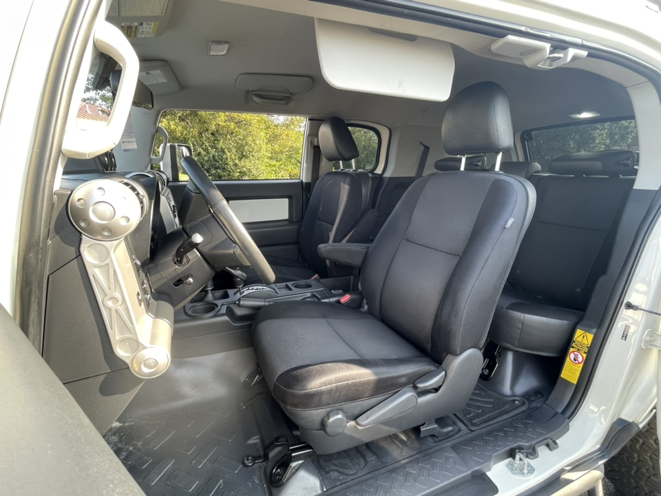 2012 Toyota FJ Cruiser Base 12