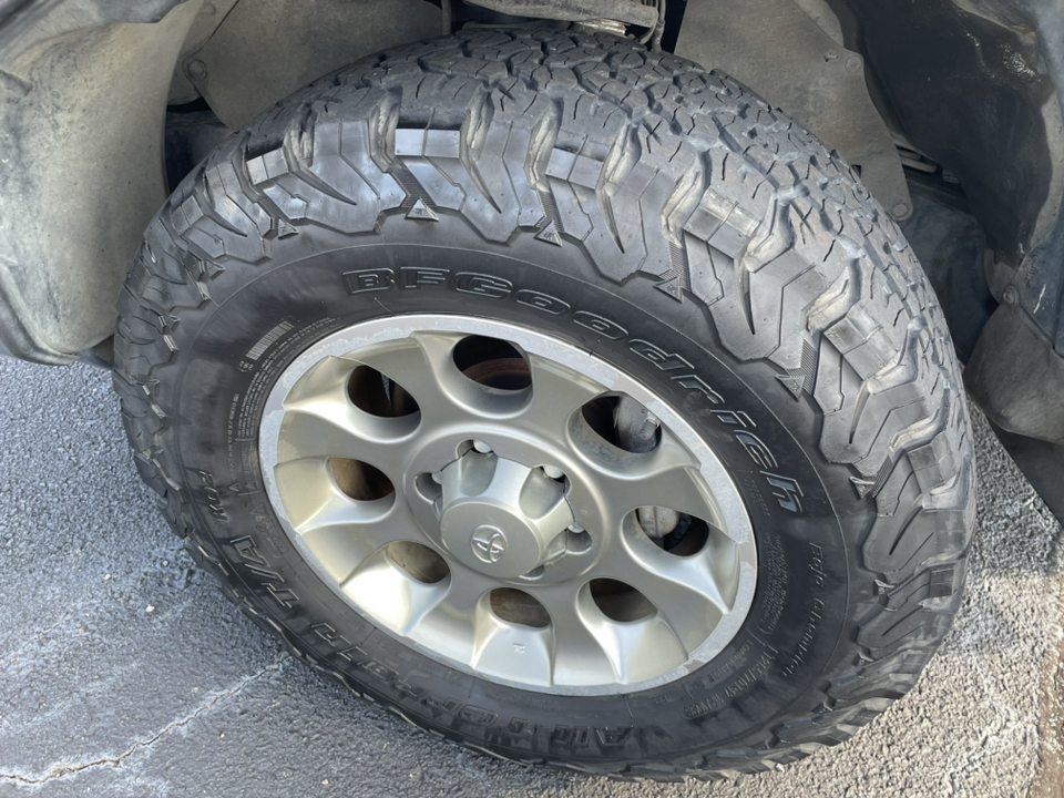 2012 Toyota FJ Cruiser Base 29