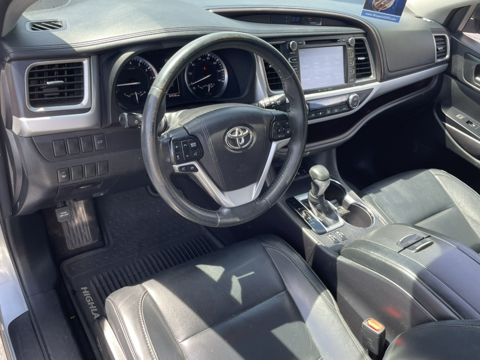 2016 Toyota Highlander XLE V6 16