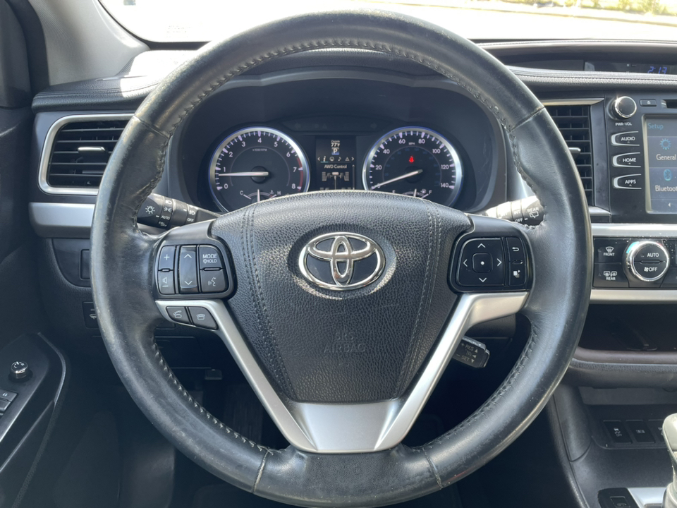 2016 Toyota Highlander XLE V6 19