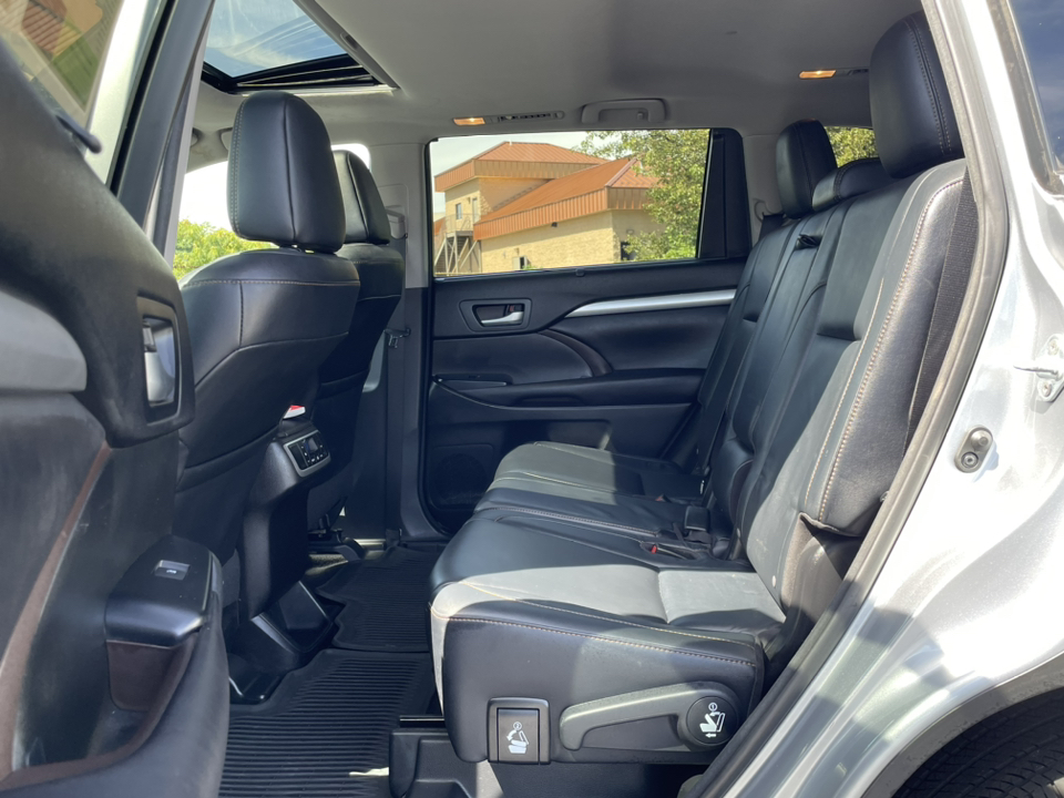 2016 Toyota Highlander XLE V6 25