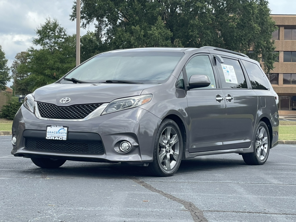 2016 Toyota Sienna  1