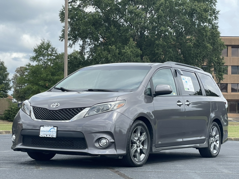 2016 Toyota Sienna  3