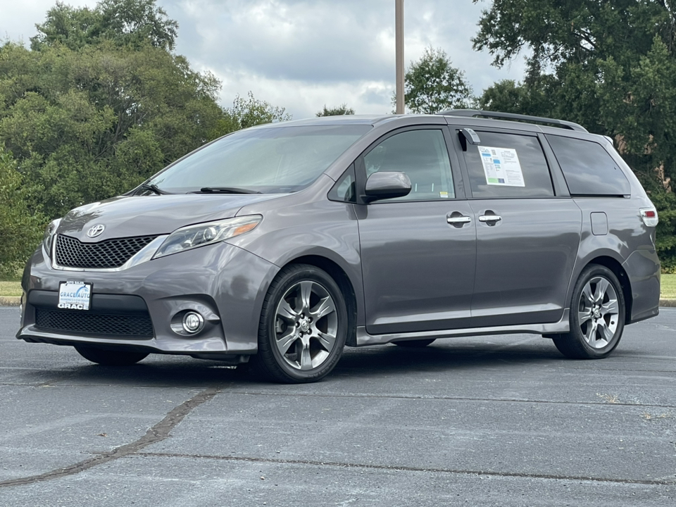 2016 Toyota Sienna  8