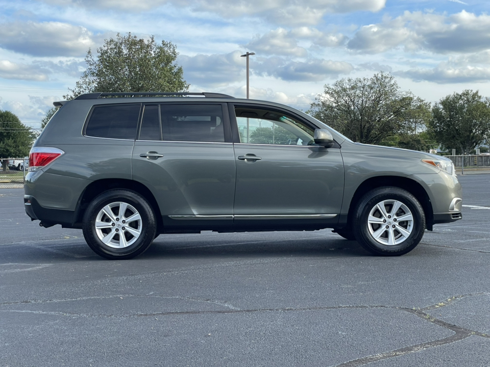 2011 Toyota Highlander Base 11