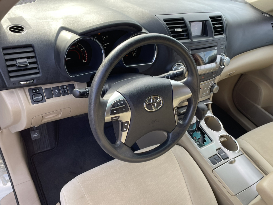 2011 Toyota Highlander Base 14