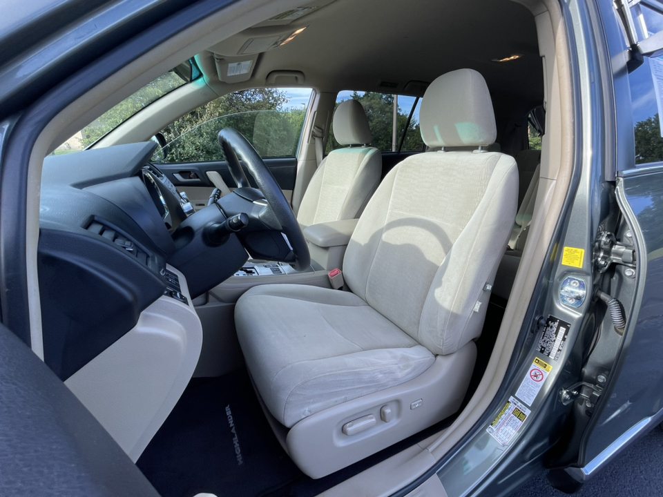 2011 Toyota Highlander Base 15