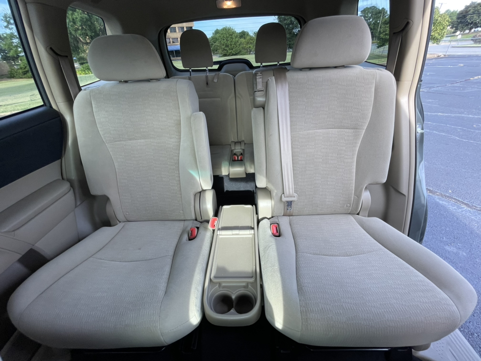 2011 Toyota Highlander Base 26