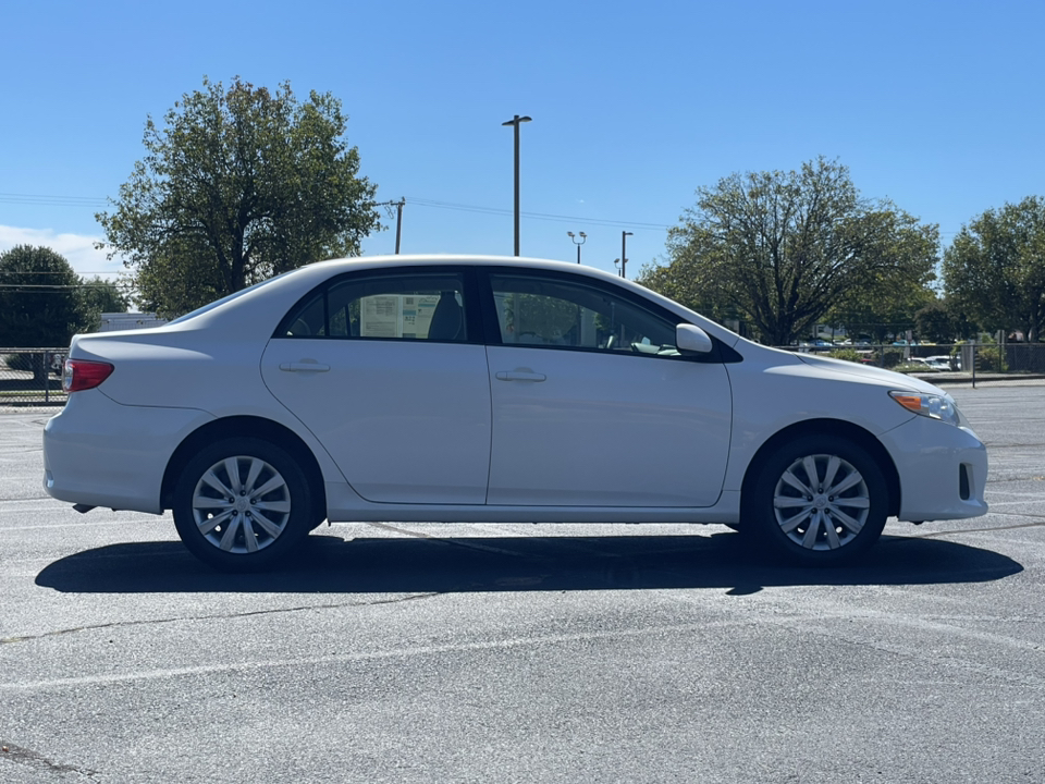 2012 Toyota Corolla LE 13