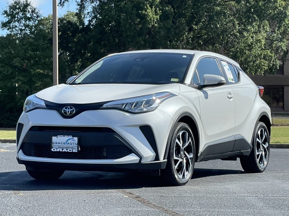 2022 Toyota C-HR XLE 1