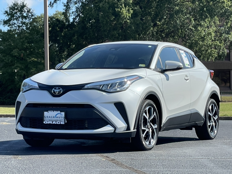 2022 Toyota C-HR XLE 2