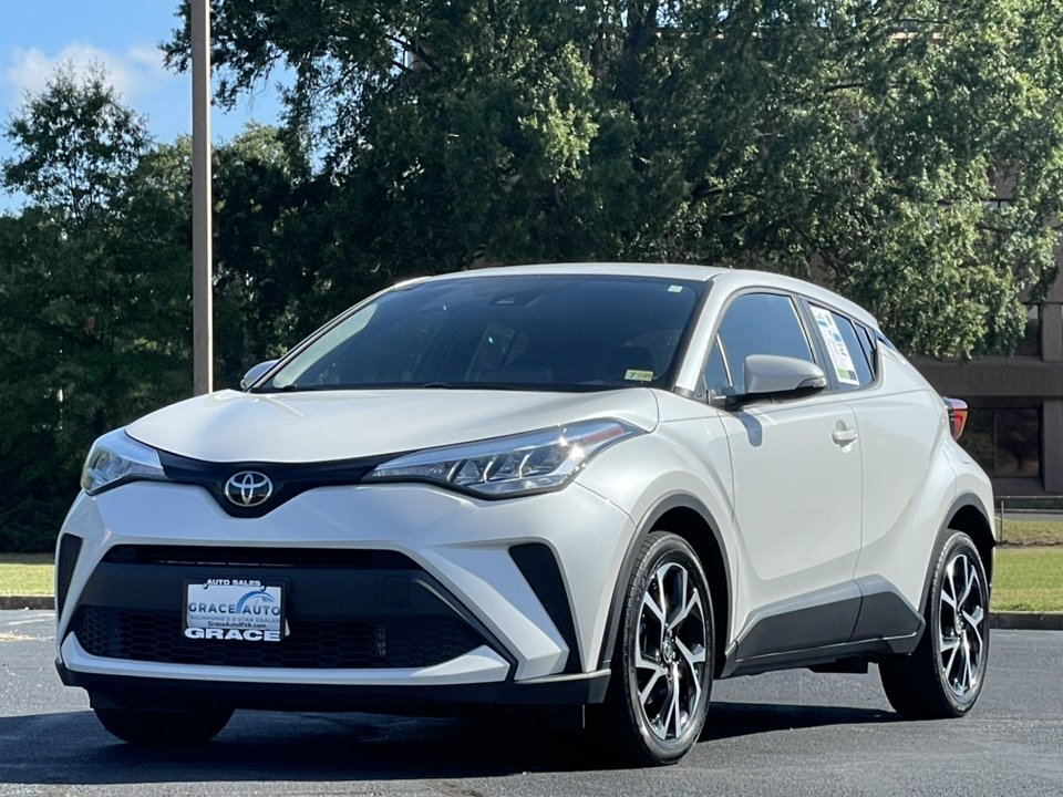 2022 Toyota C-HR XLE 3