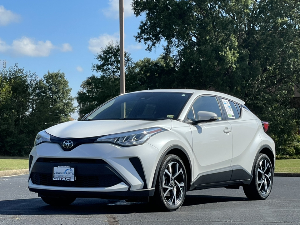 2022 Toyota C-HR XLE 8