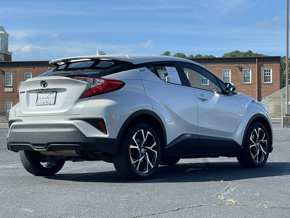 2022 Toyota C-HR XLE 16