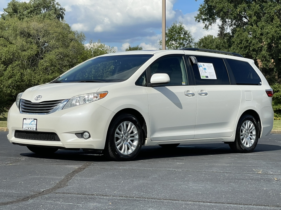 2017 Toyota Sienna Limited 9