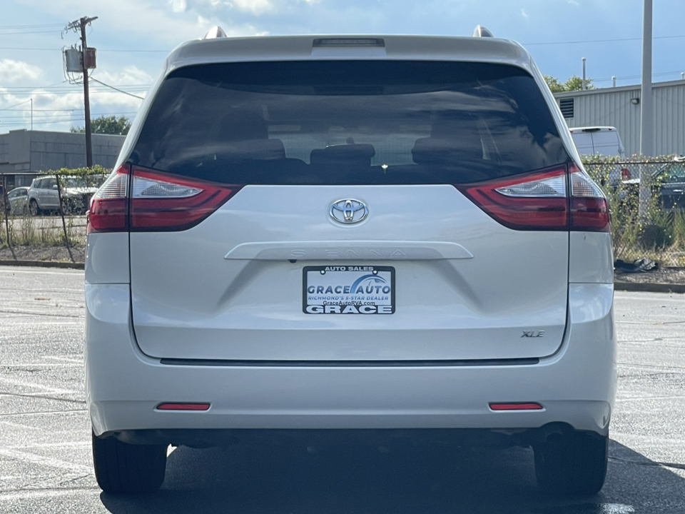 2017 Toyota Sienna Limited 12