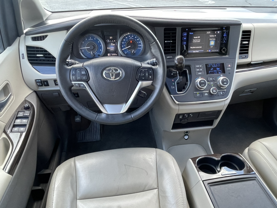 2017 Toyota Sienna Limited 19