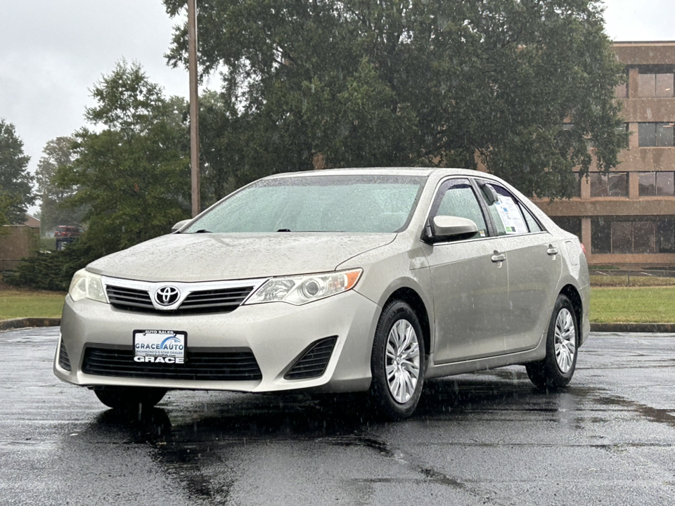 2014 Toyota Camry  1