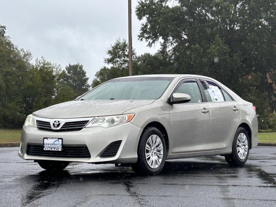 2014 Toyota Camry  4