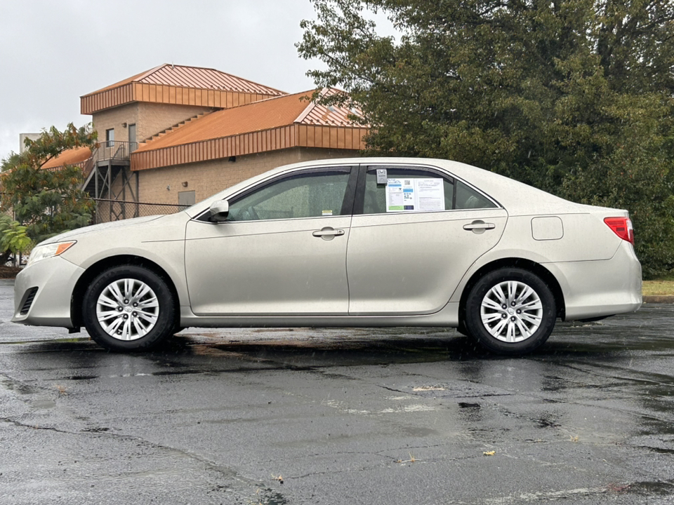 2014 Toyota Camry  8