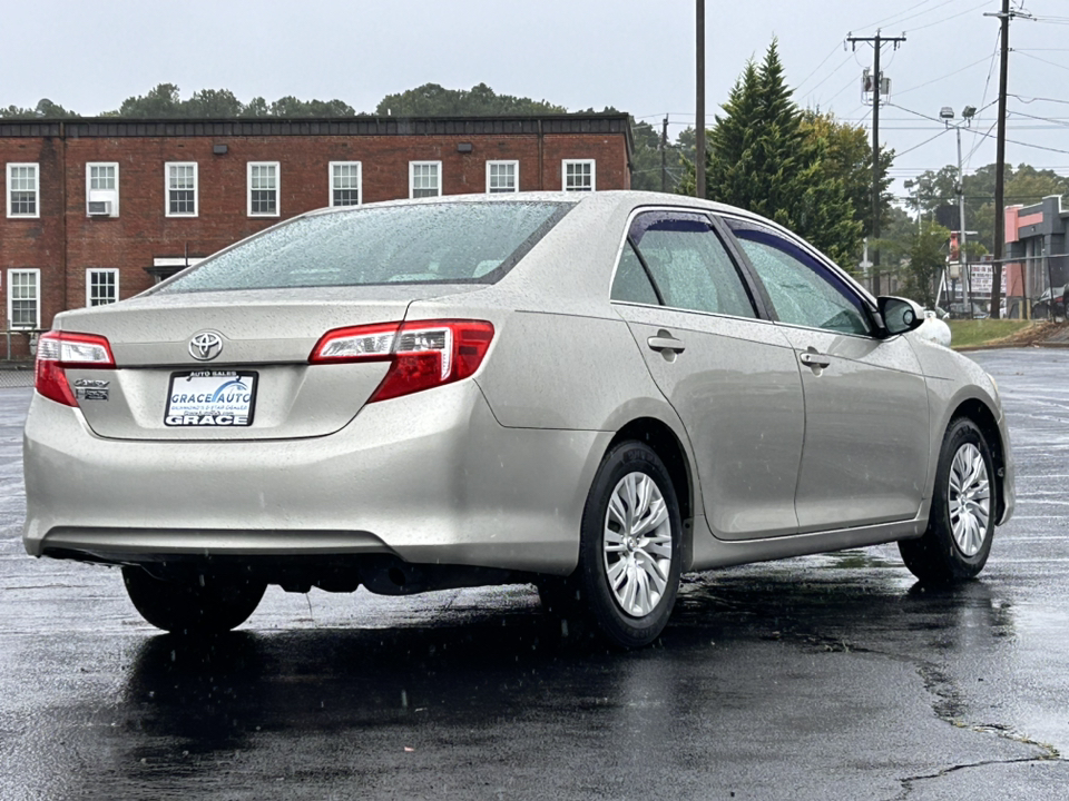 2014 Toyota Camry  11