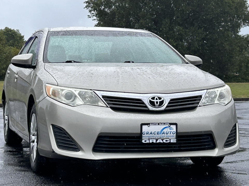 2014 Toyota Camry  13