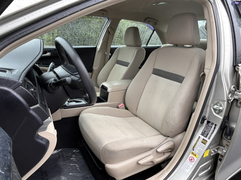 2014 Toyota Camry  16