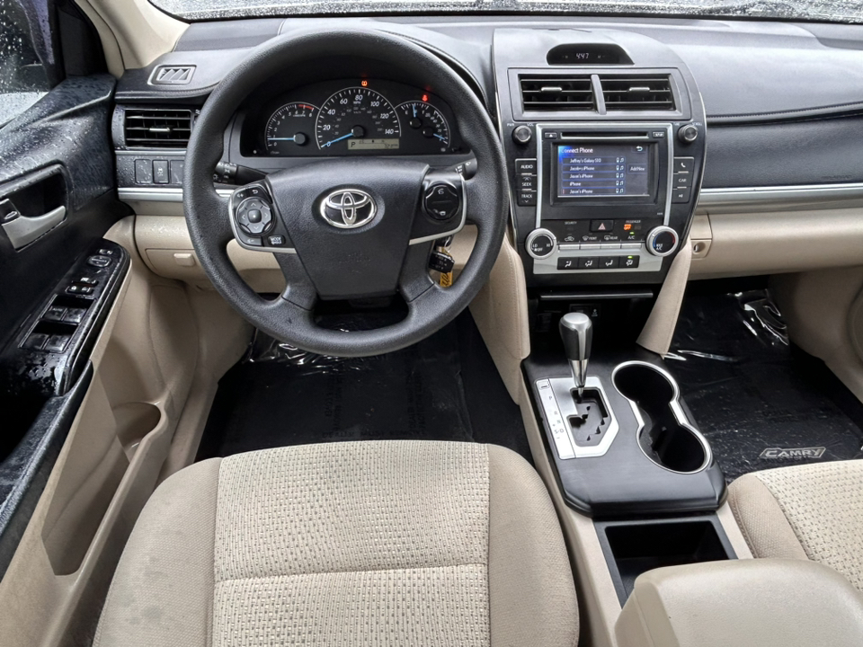 2014 Toyota Camry  17